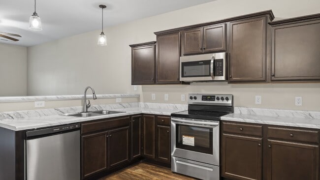 Building Photo - Marshall Farm Townhome
