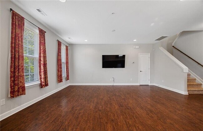 Building Photo - 623 Freeman Dr