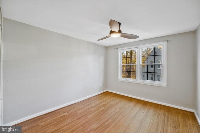 Building Photo - 704 S Arlington Mill Dr