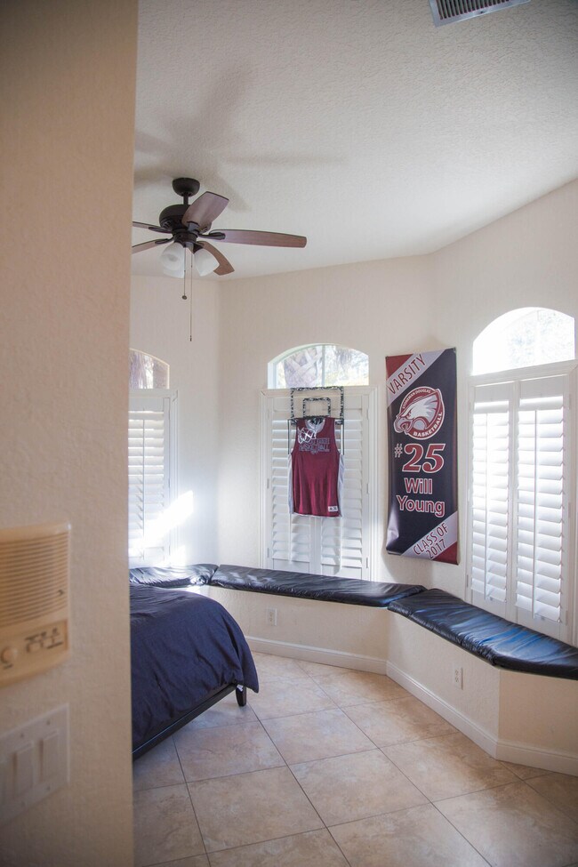 Building Photo - 6140 Santa Margarito Dr