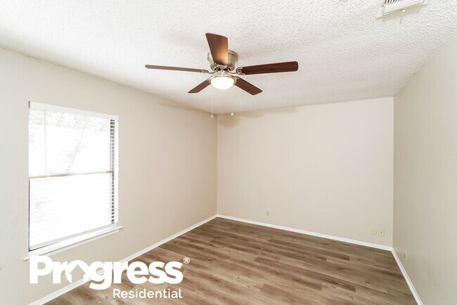 Building Photo - 8409 Forest Ridge Dr