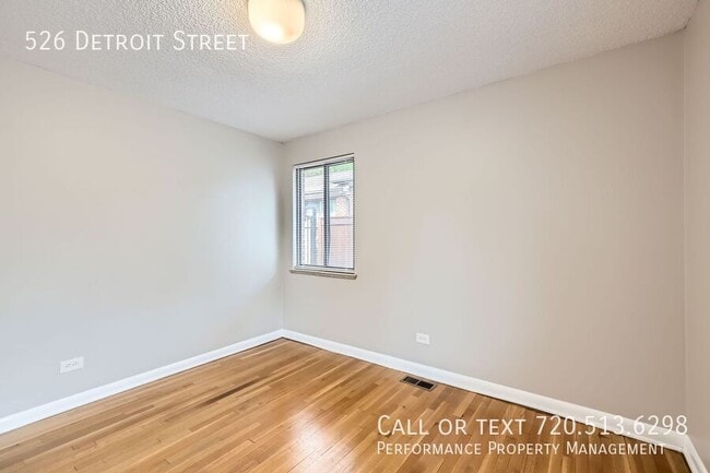 Building Photo - 526 Detroit St