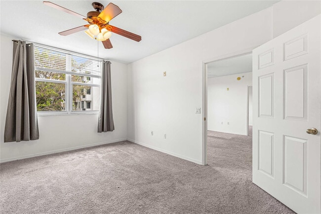 Building Photo - 2421 NE 65th St