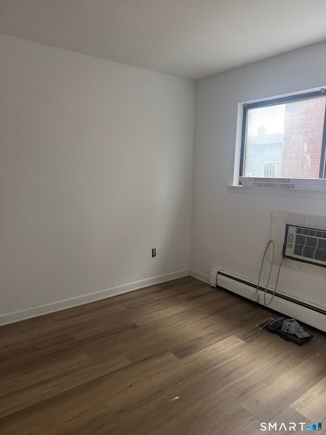 Building Photo - 15 Greenwich Ave