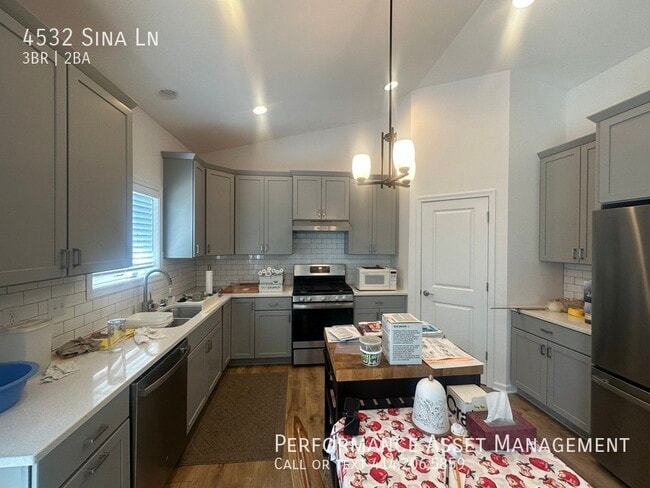 Building Photo - 4532 Sina Ln