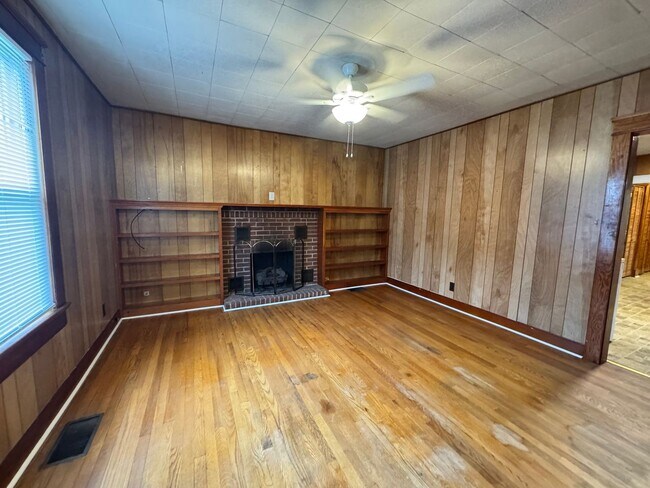 Building Photo - Campbell County Home on Large Lot