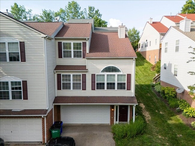 Primary Photo - Modern Townhome in Prime Location - Christ...