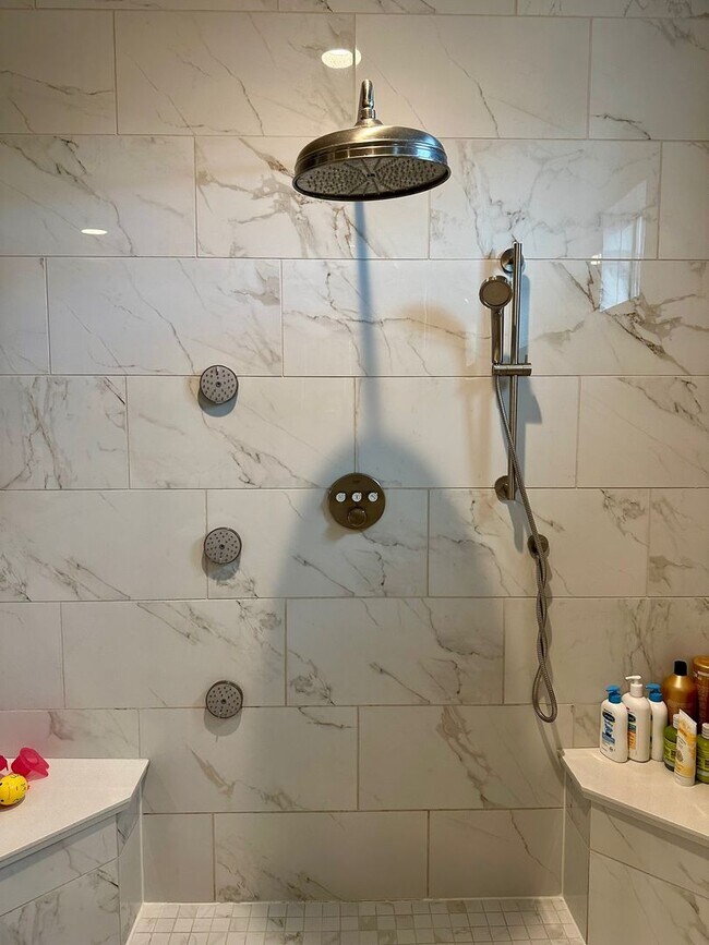 Building Photo - Home is occupied. DO NOT DISTURB TENANTS