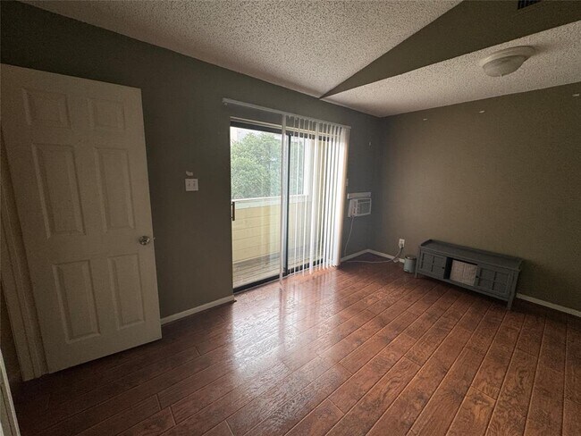 Building Photo - 2510 San Gabriel St