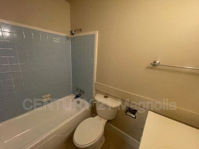 Building Photo - 504 Merrymont Dr