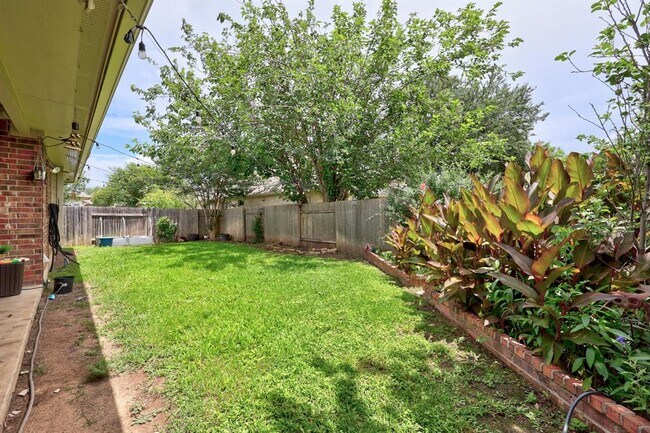 Building Photo - 15609 Royal Dublin Dr