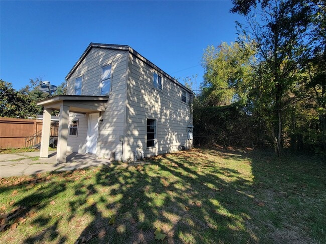 Building Photo - 733 Zoe St