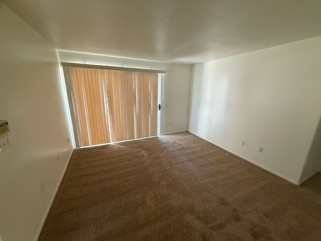 Building Photo - 3141 Key Largo Dr