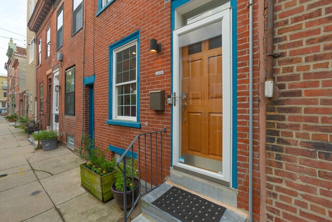 Building Photo - 1828 Olive St