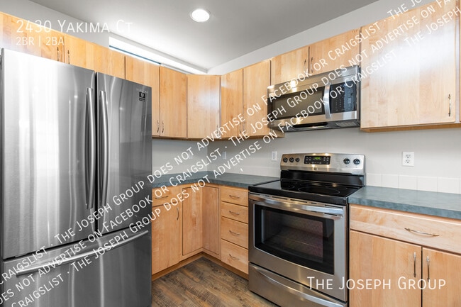 Building Photo - 2430 Yakima Ct