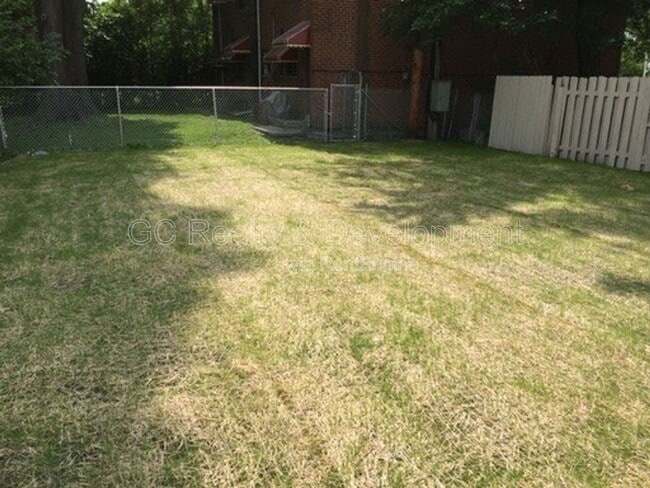 Building Photo - 9951 S Oglesby Ave