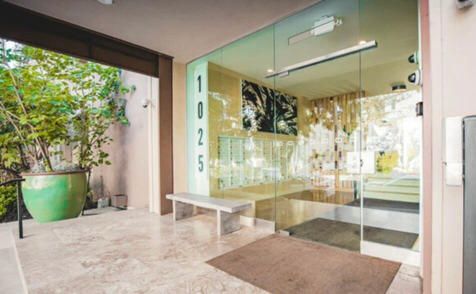 Main entrance - 1025 N Kings Rd