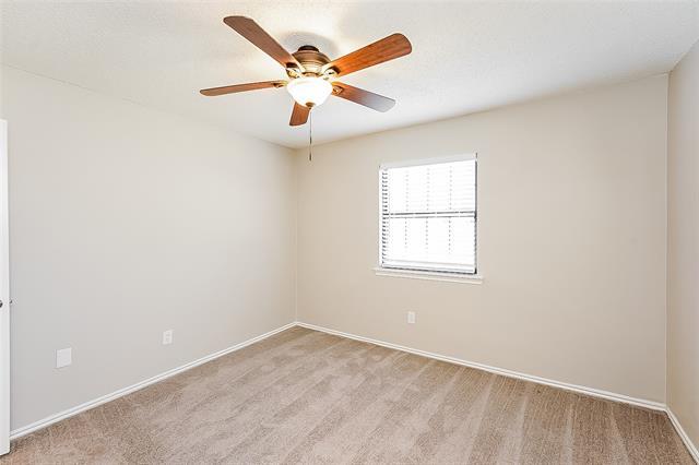 Building Photo - 2505 Trenton Dr