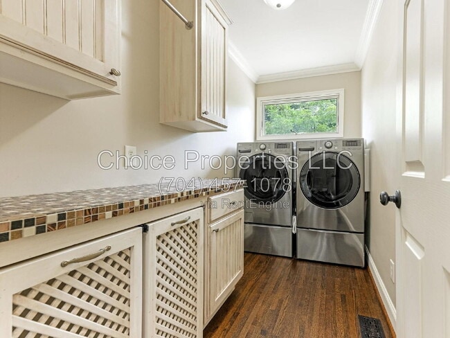 Building Photo - 1174 Robinhood Cir