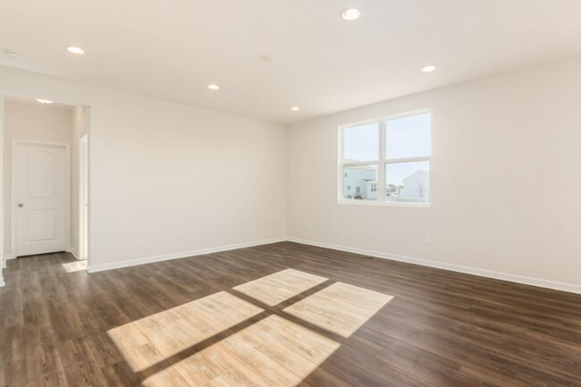 Building Photo - 317 Raccoon Ave