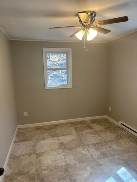 Building Photo - 49 Lowerre Ln