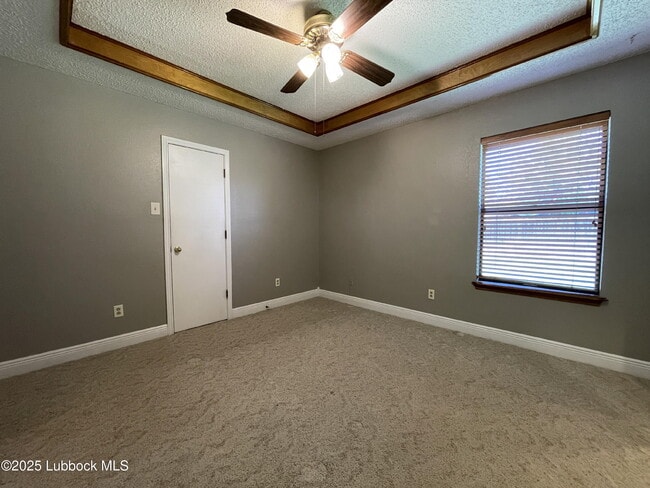 Building Photo - 5730 Dartmouth Dr