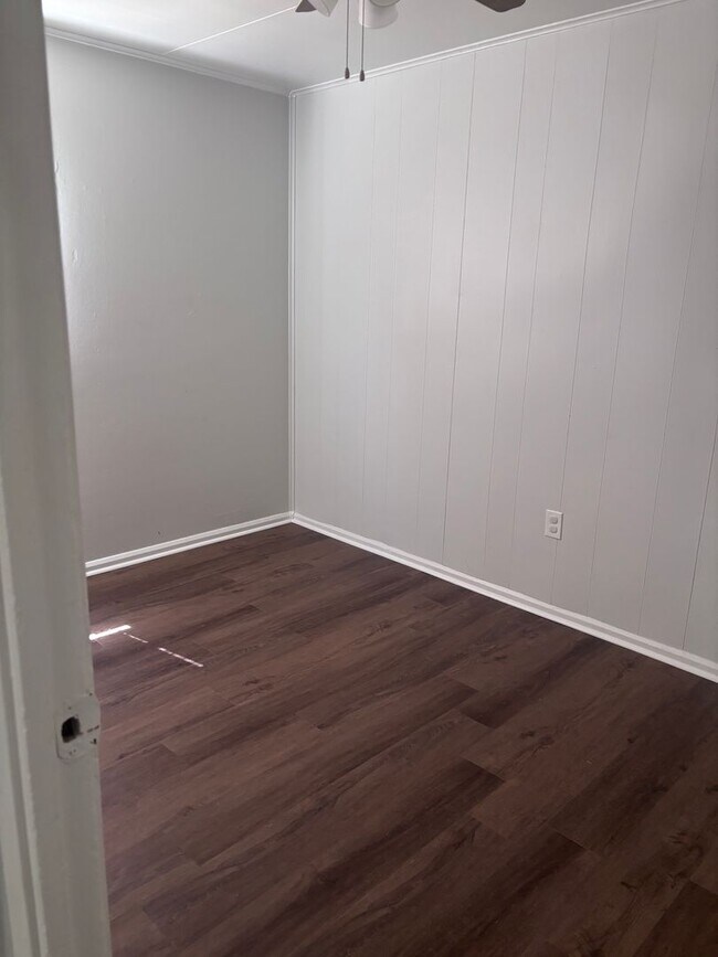 Building Photo - Single-family rental