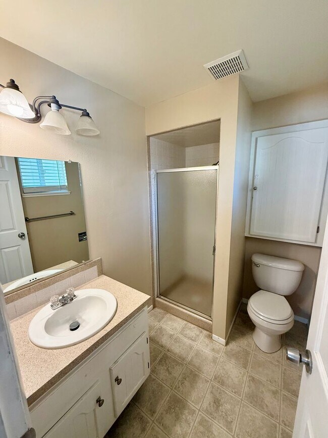 Building Photo - Charming, Updated Ranch-Style Home Near Lake Loveland