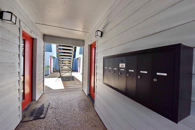 Building Photo - 4033 Gilbert Ave