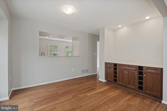 Building Photo - 10500 Grove Ridge Pl