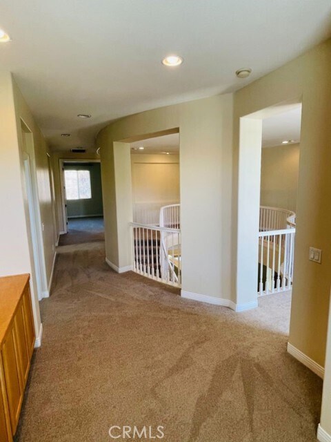 Building Photo - 1574 Glencrest Dr