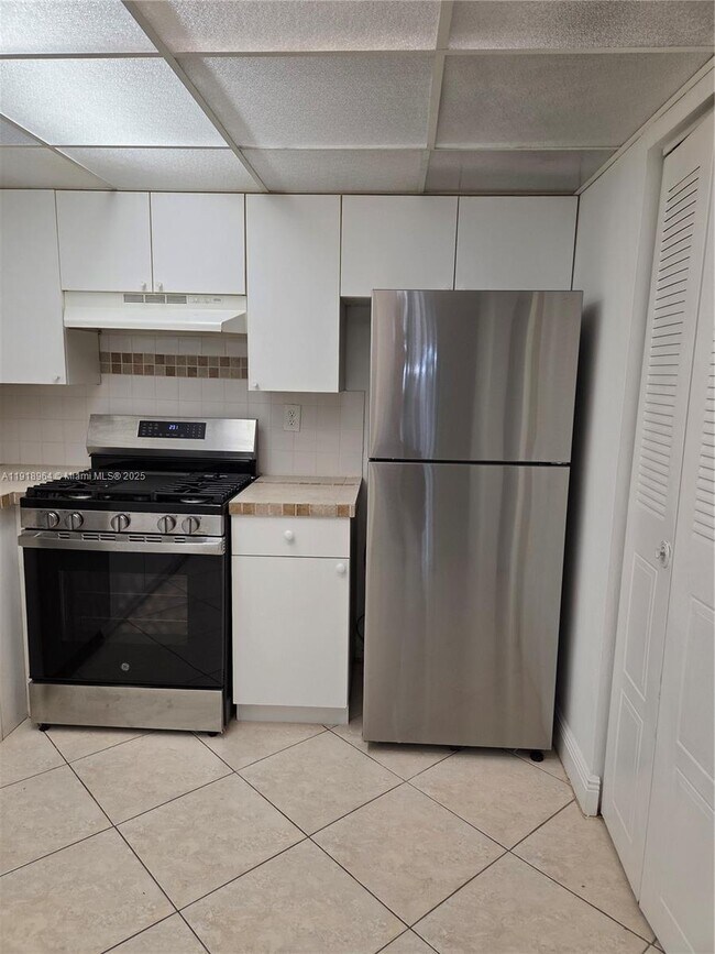 Building Photo - 7034 SW 114th Pl