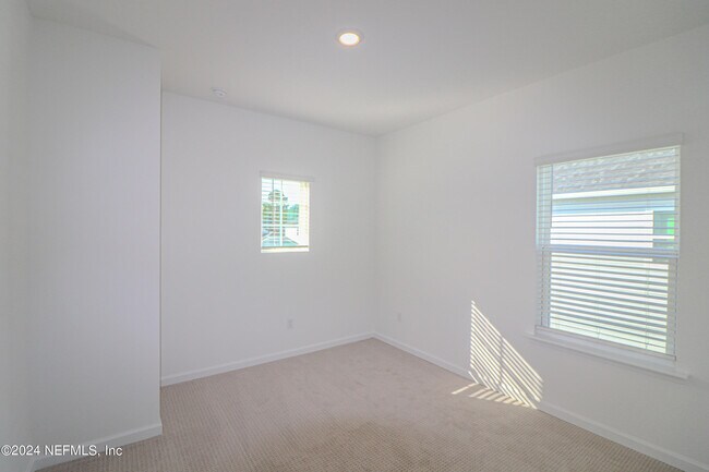 Building Photo - 483 Stargaze Ln