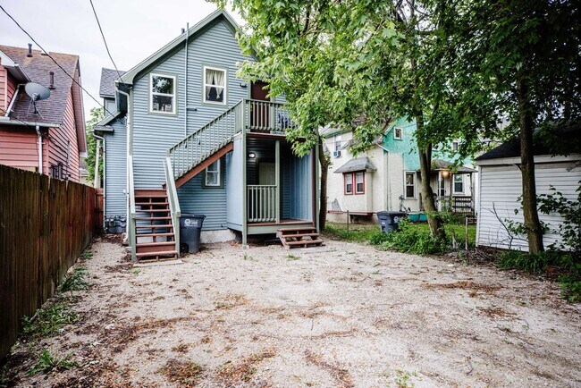 Building Photo - 1445 Yates St