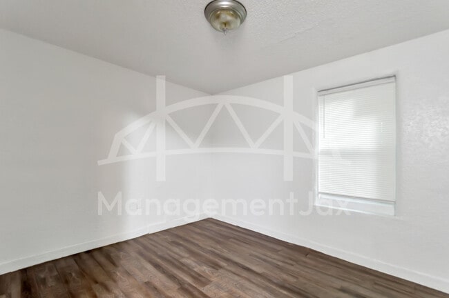 Building Photo - 1629 W 31st St