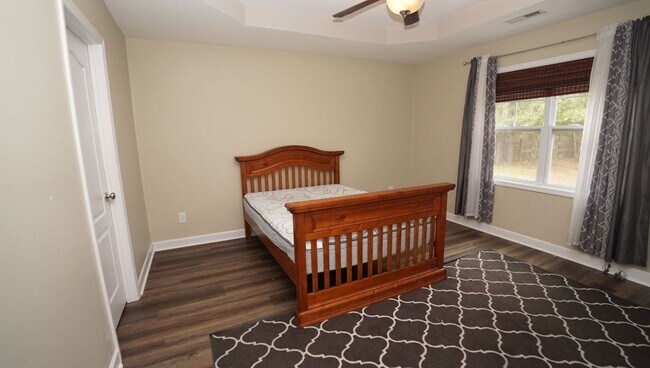 Building Photo - 412 Ridgeway Dr