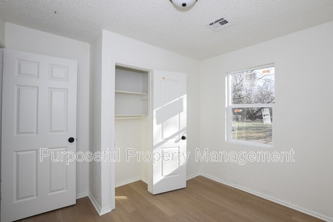 Building Photo - 2924 SW 51st St