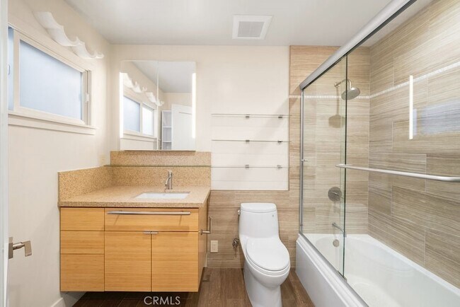 Building Photo - 376 Cliff Dr