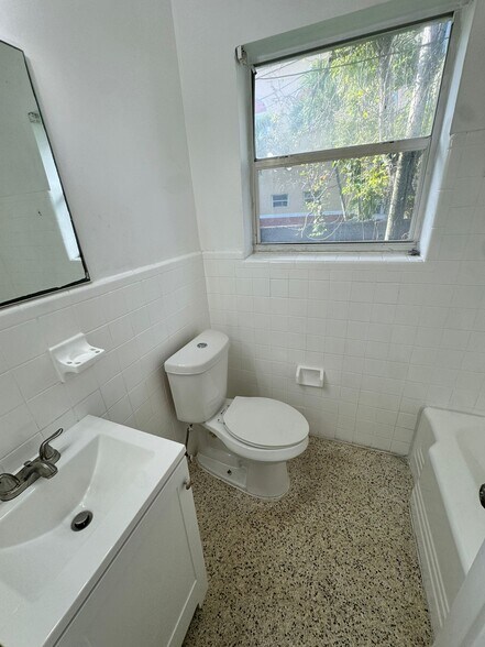 Building Photo - 150 NW 78th St