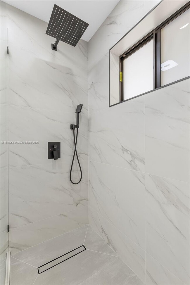 Building Photo - 2149 NW 85th Ln