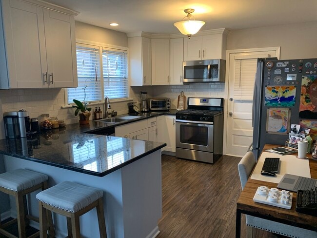 Building Photo - 146 N Brockway St