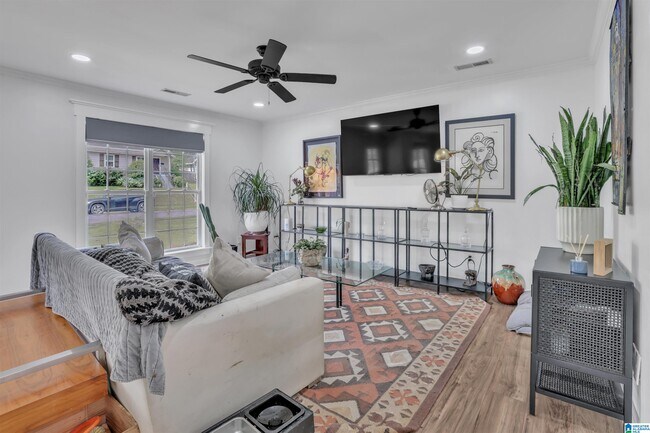 Building Photo - 741 47th Pl S