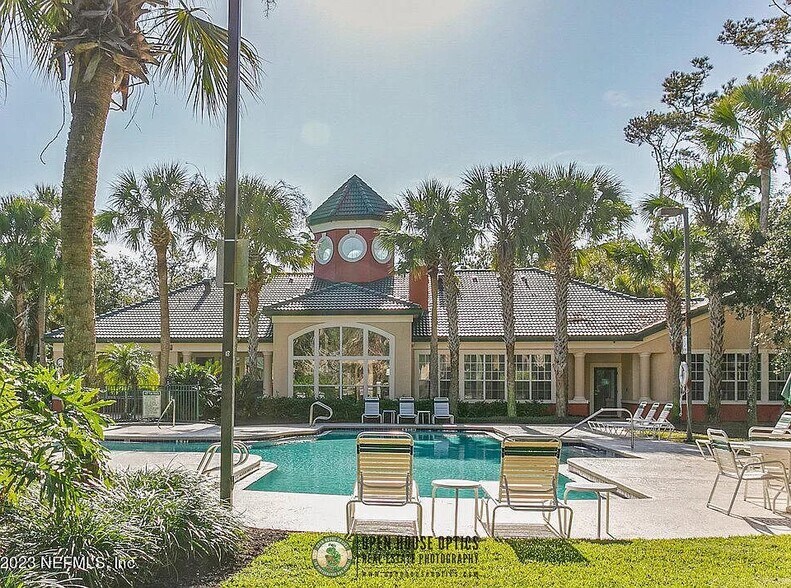 rear clubhouse pool - 140 Veracruz Dr