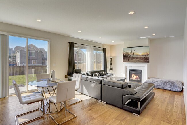 Building Photo - 124 Homer Ave SW