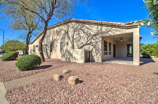 Building Photo - 4120 E Donato Dr