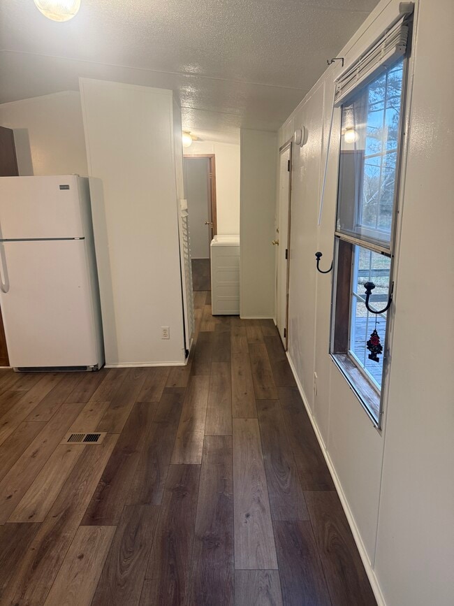 Building Photo - 5426 Peden Point Rd