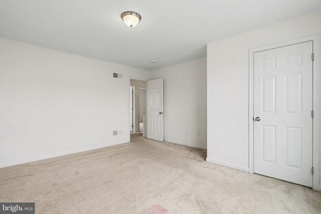 Building Photo - 27 E Imperial Dr