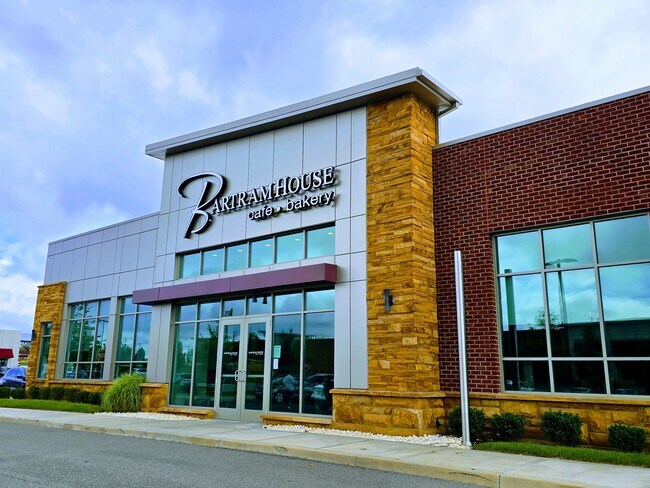 Building Photo - 314 E Lake St