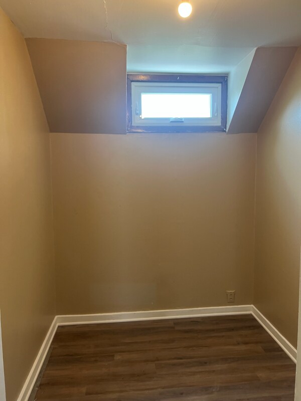 Building Photo - 1502 3rd Ave NW