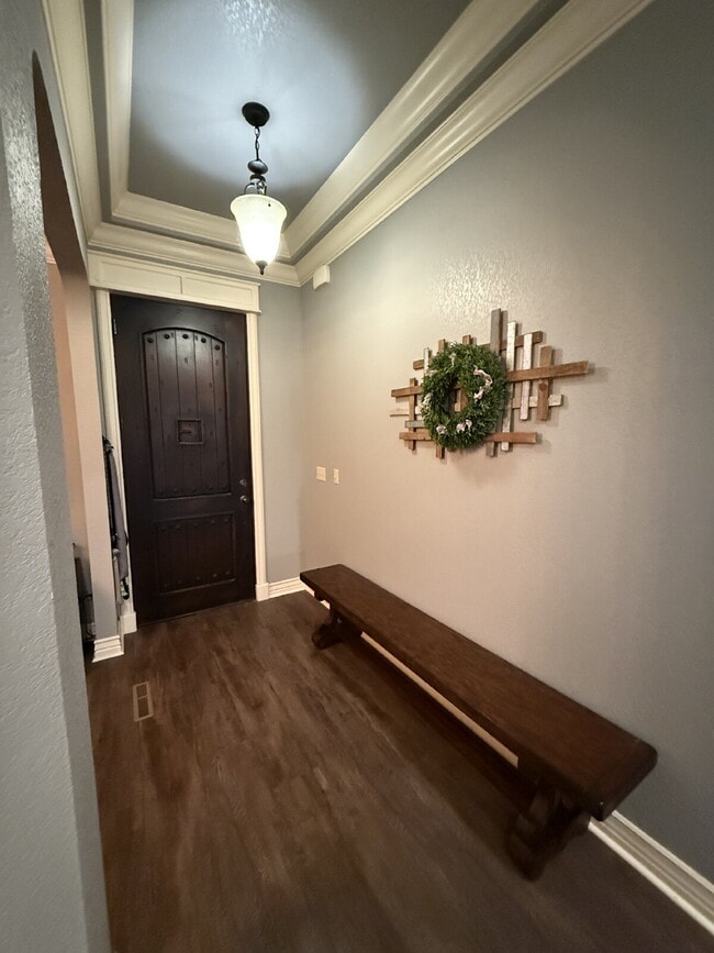 Building Photo - Custom 5 BR / 3 Car Garage, Home theater, ...
